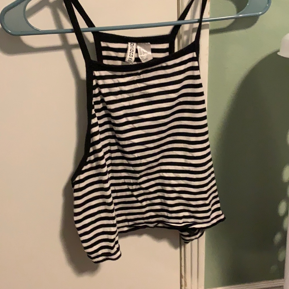 H&M black and white shirt